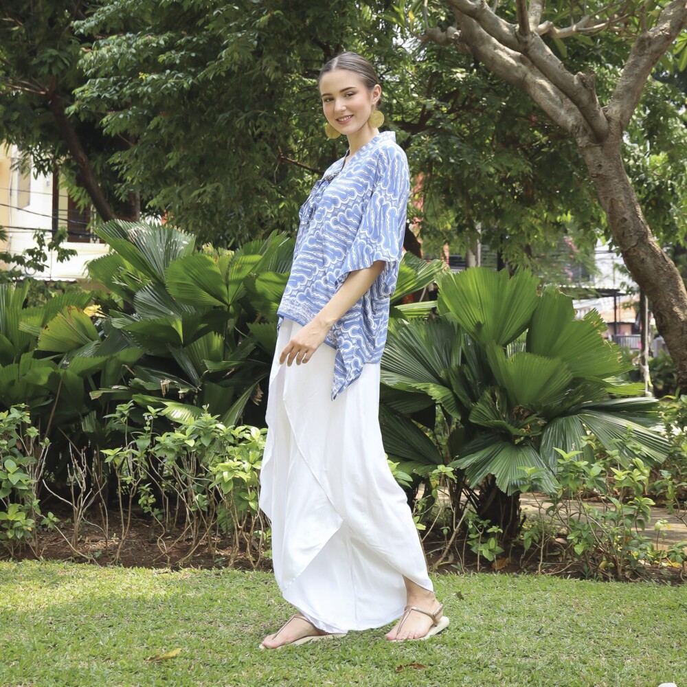 Comfortable Batik Top for Women - Hand Stamped - Image 4