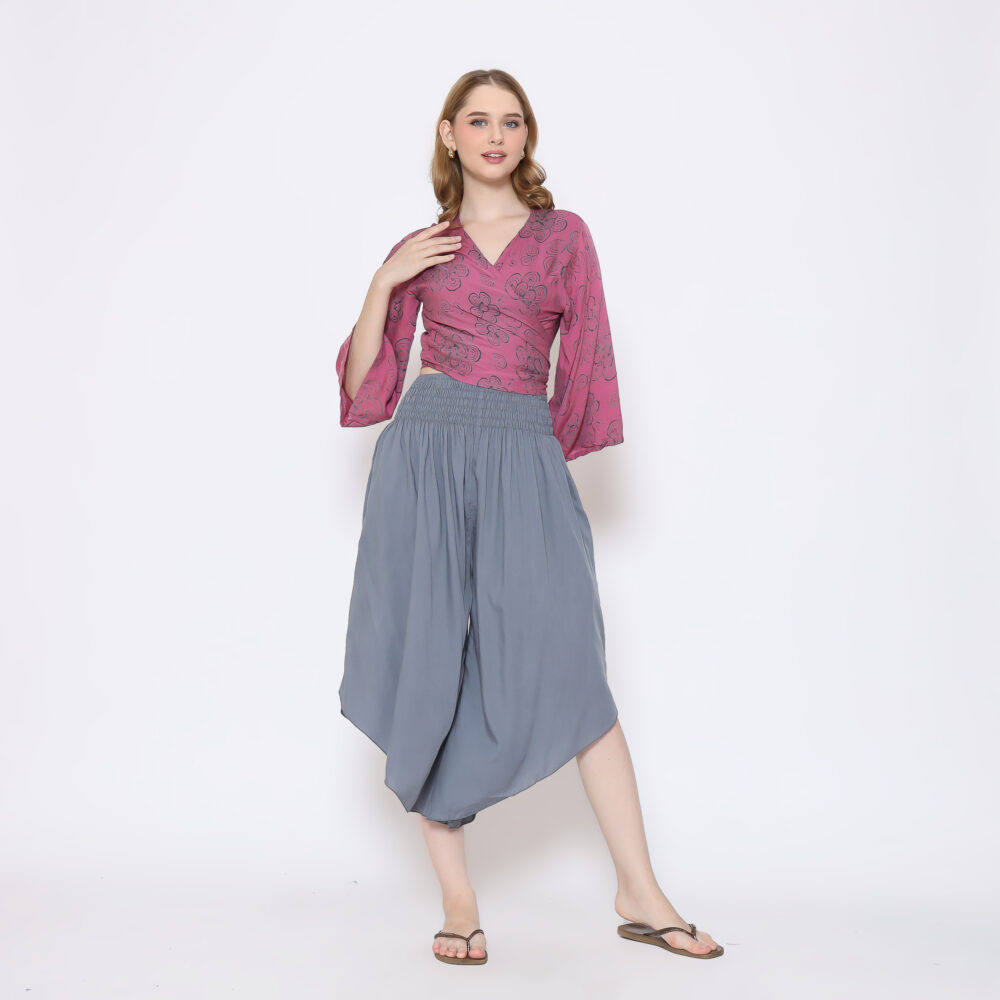 Short Pants With V Hem