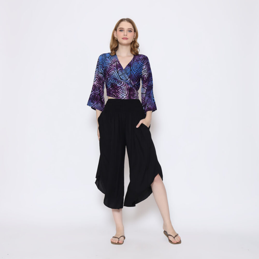 Short Pants With V Hem - Image 4
